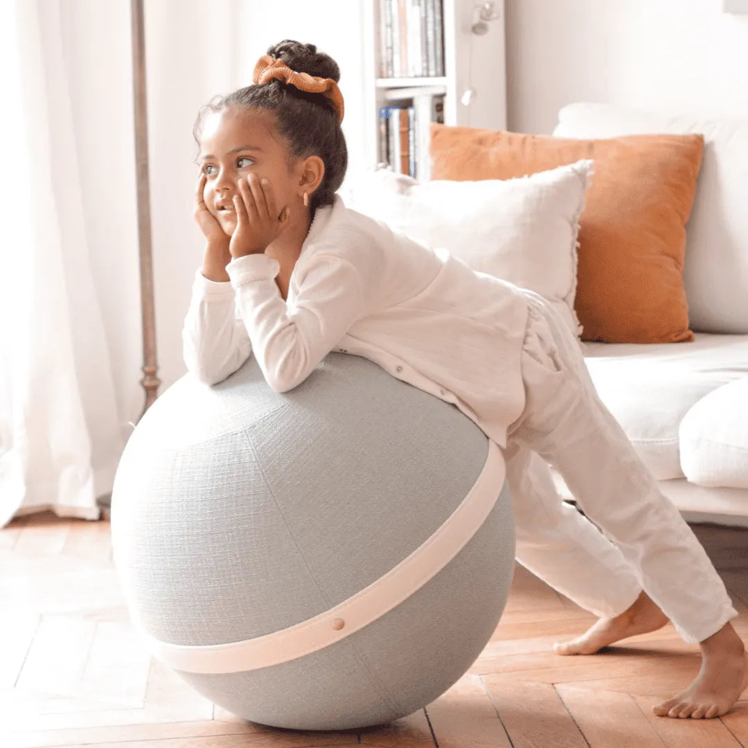 Ballon d'assise pour enfant : pourquoi et comment l'utiliser ?