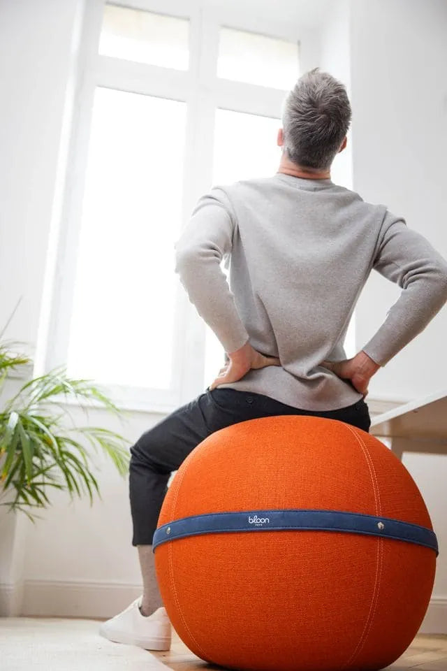 Ballon d'assise pour le dos : la solution anti-douleurs ?